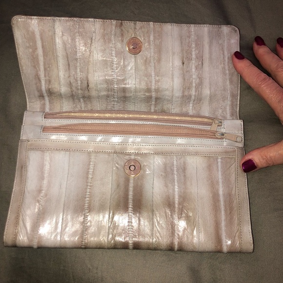 Unique and genuine Eel skin clutch - Picture 4 of 7